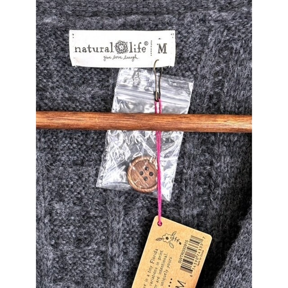 Natural Life Women Oversized Gray Cable Knit Button Front Cardigan Sweater M NWT - Picture 5 of 8